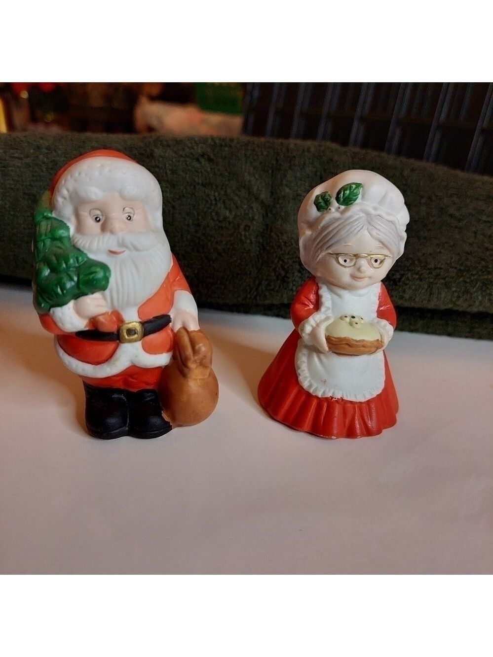 Vintage* Russ Mr & Mrs Claus Salt and Pepper Shakers